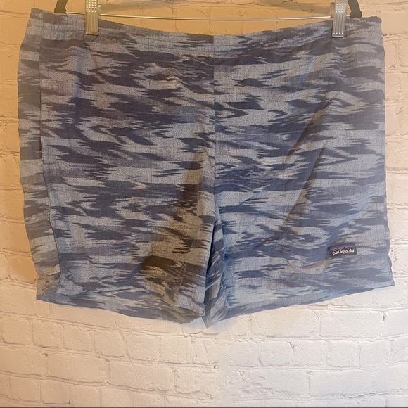 Patagonia Shorts Patagonia Baggies In Blue Print Xxl Poshmark